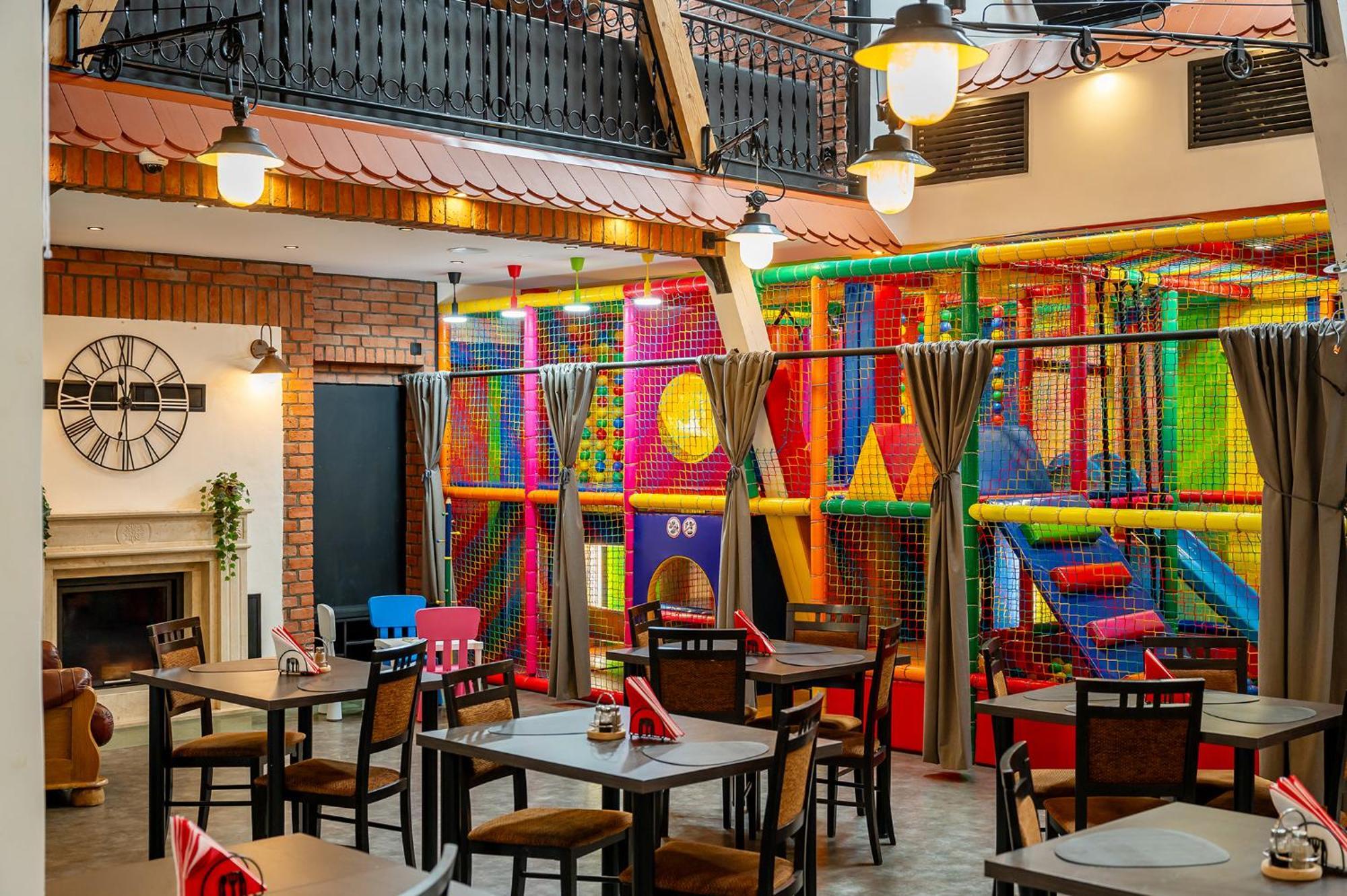 多尔斯基餐厅酒店 Warzymice 外观 照片